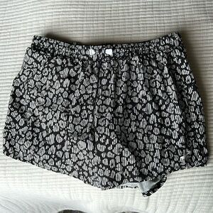 BROOKS shorts